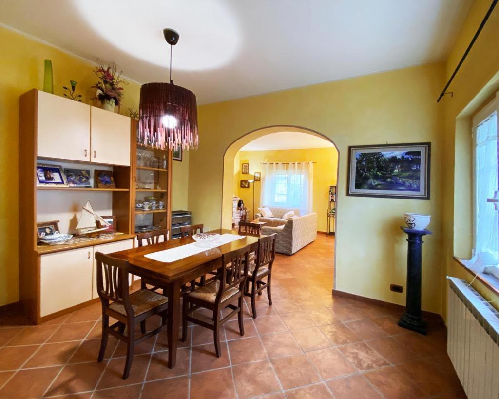 Bed and Breakfast La Madonnina Querceta Exterior foto