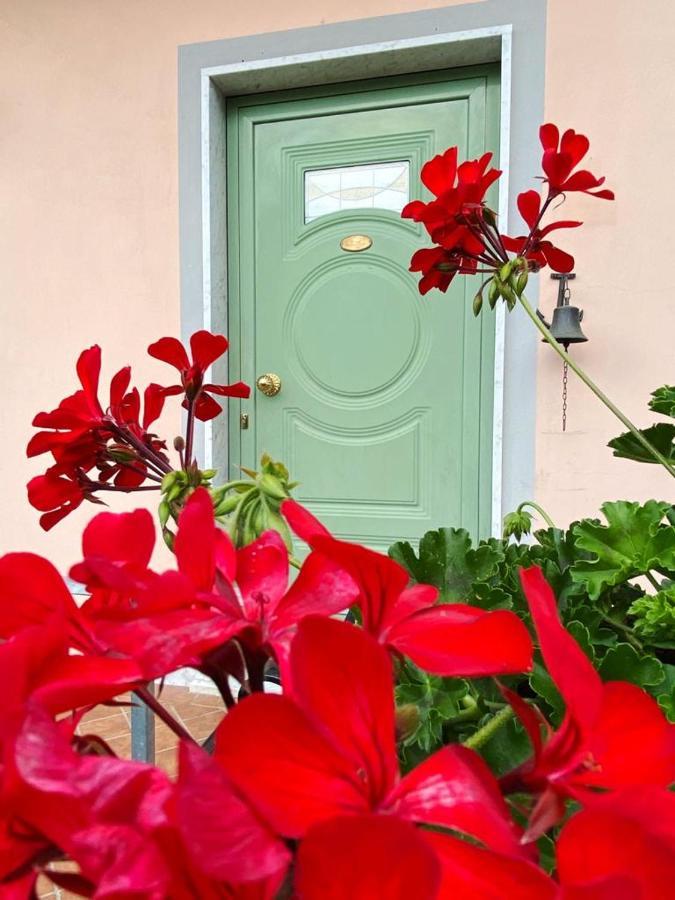 Bed and Breakfast La Madonnina Querceta Exterior foto